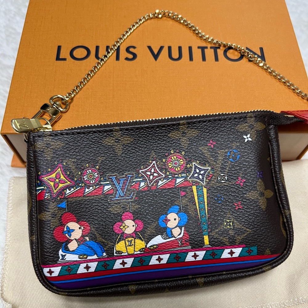 Louis Vuitton 2020 Christmas mini pochette Vivienne collection brand new